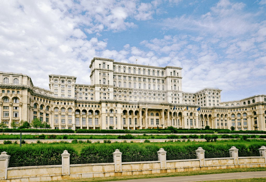 Palatul Parlamentului Descoperă Obiectivul Turistic